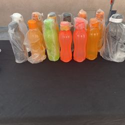Muchas Botellas De Tupperware De Un Litro $9 Cada Una