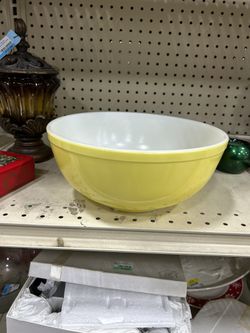 Vintage Large Cinderella Pyrex Mixing Bowl