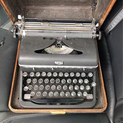 Antique Manual Typewriter 