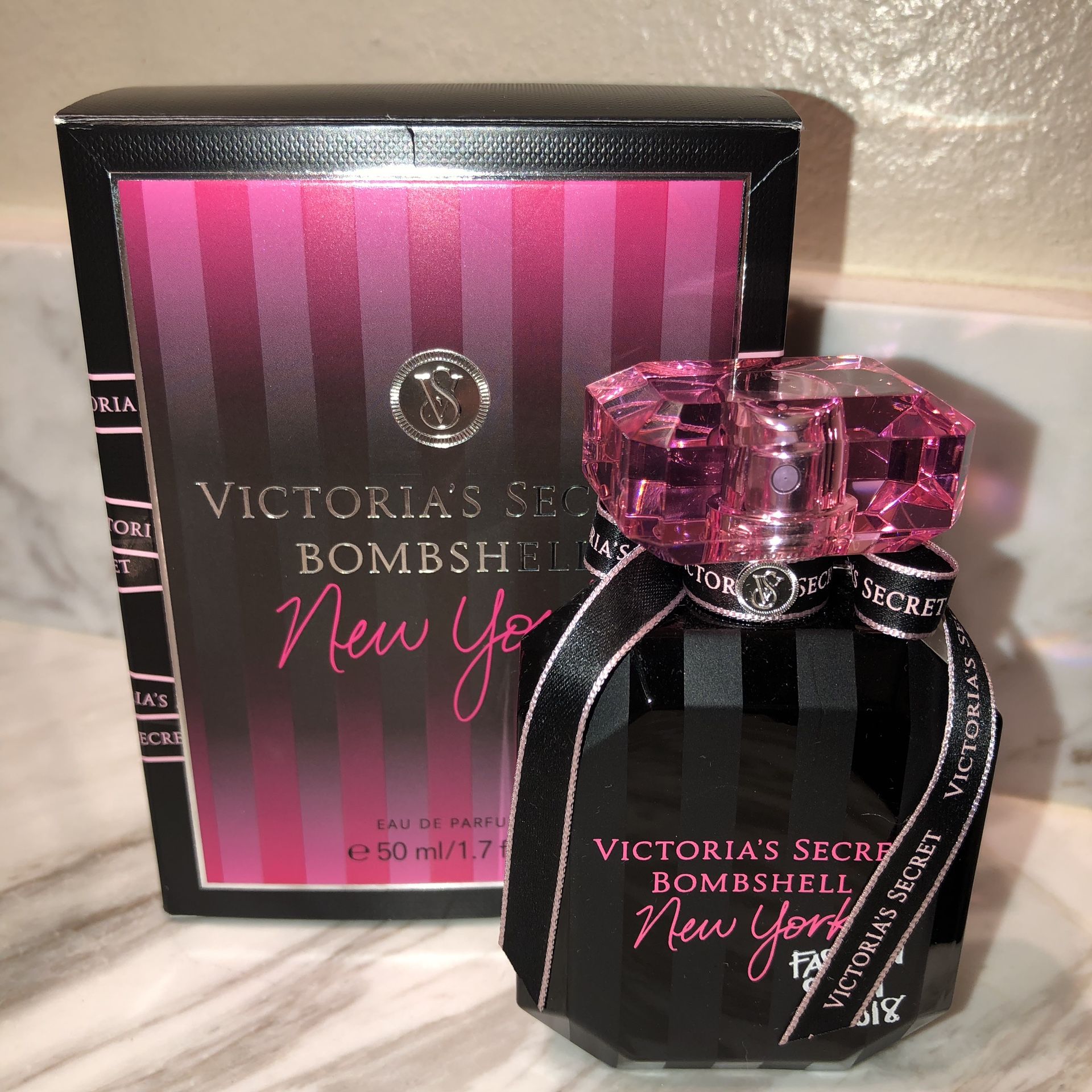 NEW Victoria Secret Bombshell Perfume New York