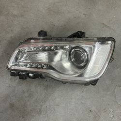 2016-2019 Chrysler 300 Headlight 