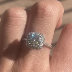 Stunning 2 Ct  Moissanite Ring Silver Brand New Valentines 