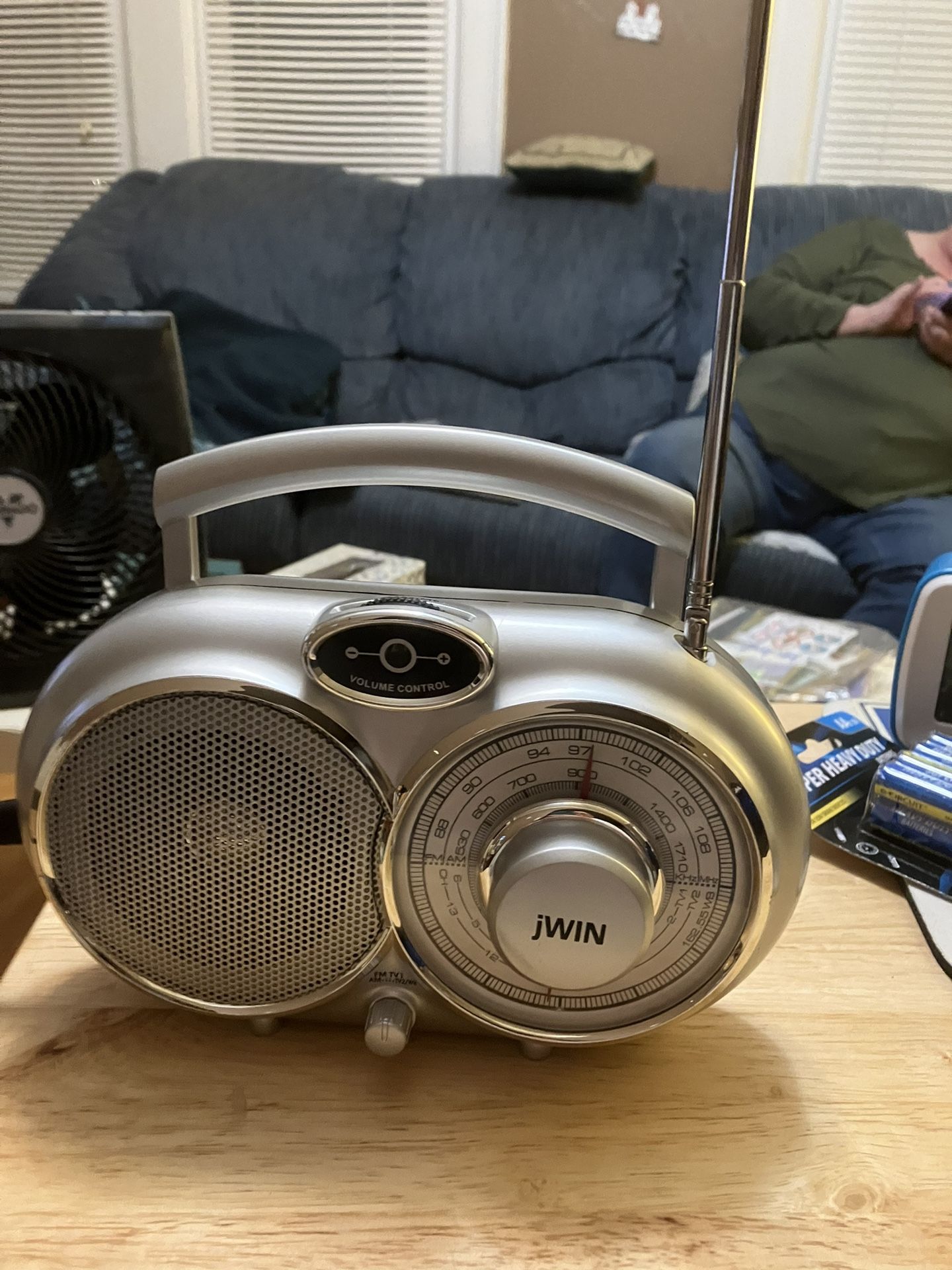 Silver Plug In Am/fm Tv Weather