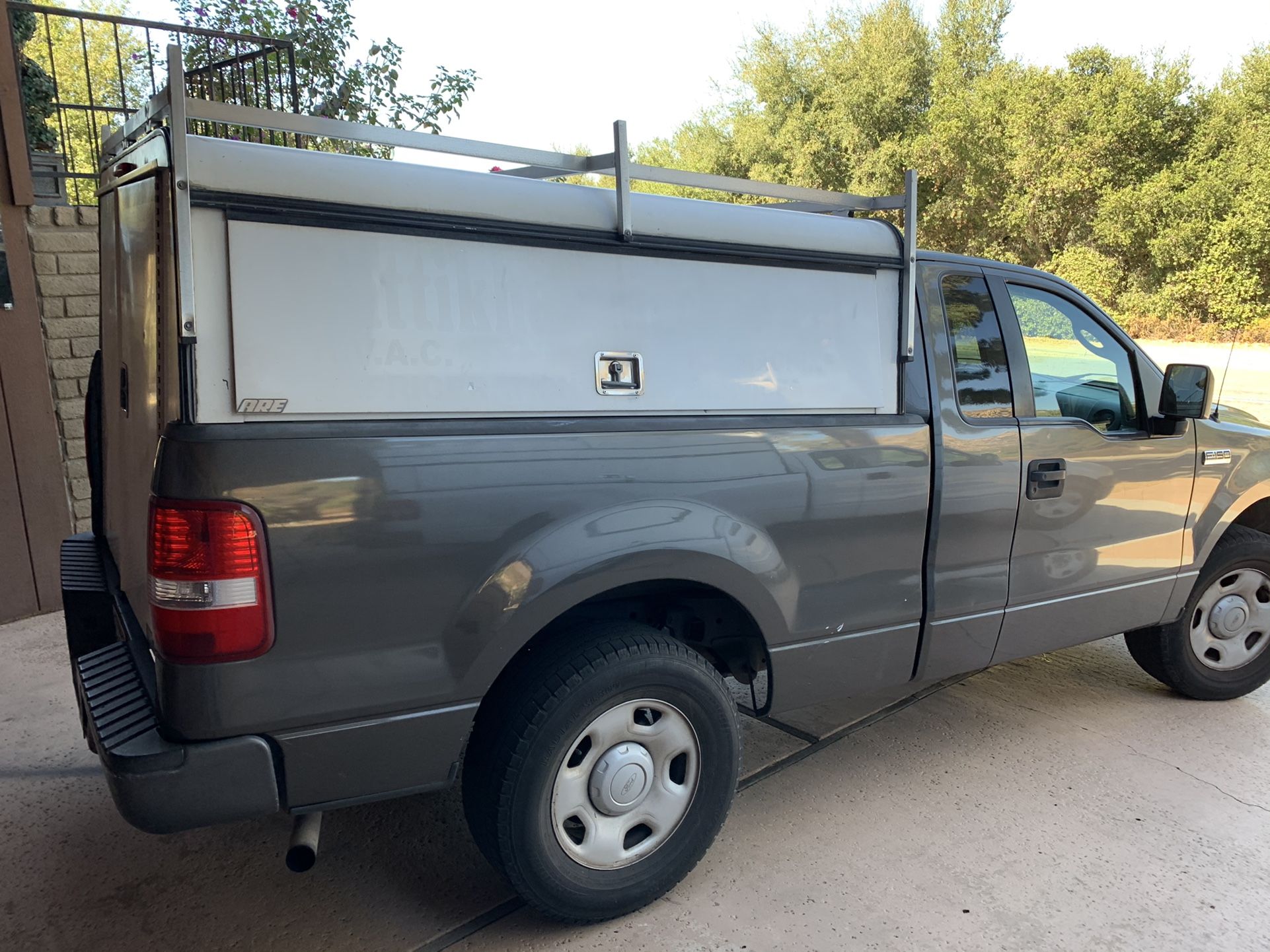 ARE Camper Shell Fits A Ford 6-1/2’ Bed “see The Label In Pics “