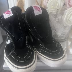 Vans Sk8-Hi Black/White, Women’s 7.5 / Men’s 6.0 – Classic High Top Sneakers