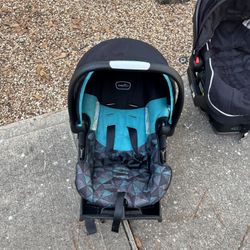 Blue And Black Baby Car Seat