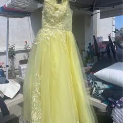 A princess Quinceañera dress  only wear once like brand new nothing wrong good condition