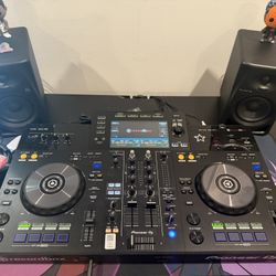XDJ RR ( Hardly Used) + SPEAKERS AND HEADPHONES