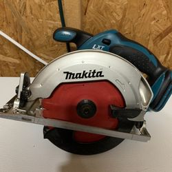 Makita 18V LXT Lithium-Ion Cordless 6-1/2 in. Lightweight Circular Like New