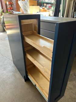 Spice kitchen cabinet