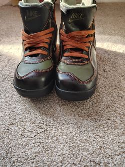 Boys size 6 Nike boots