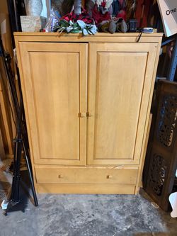 Ethan allen tv hutch