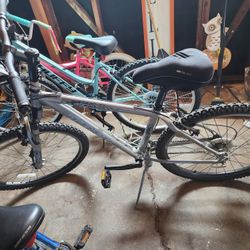 TREK 4300 mountain Bike