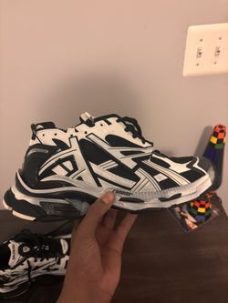 Balenciaga Runners Black And White Size 46