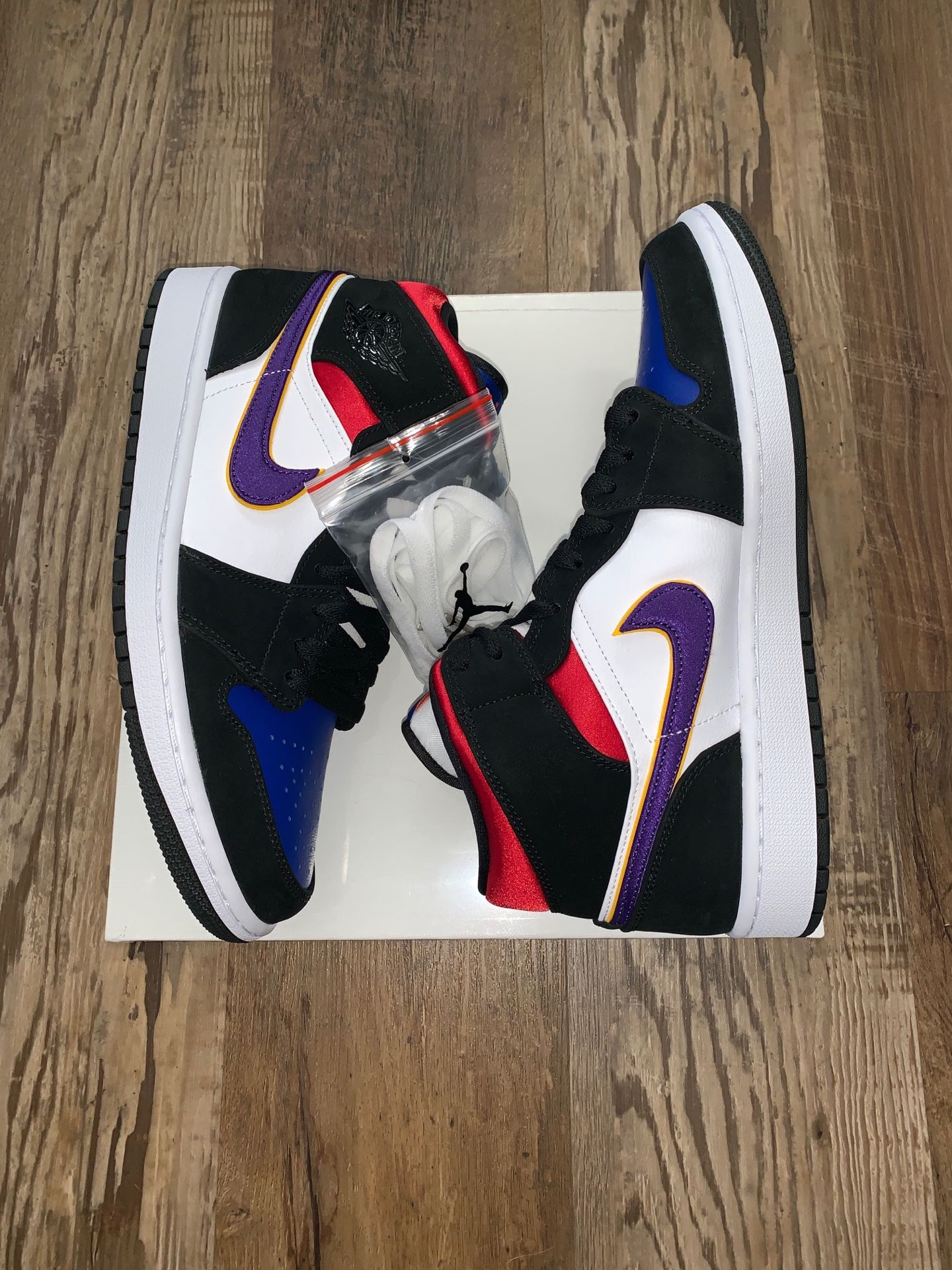 air jordan 1 mid lakers top 3