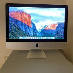 Vintage Apple iMac In Perfect Working Condition