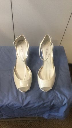 Vintage GLO White T-Strap Peep-Toe High Heels - Size 9 (Never Worn)