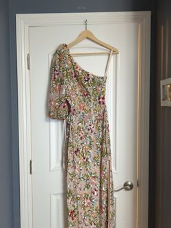 Macduggal 3/4 Sleeve Sequin Floral Dress Never Worn