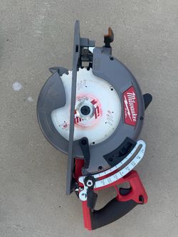 Milwaukee Fuel Circular Saw