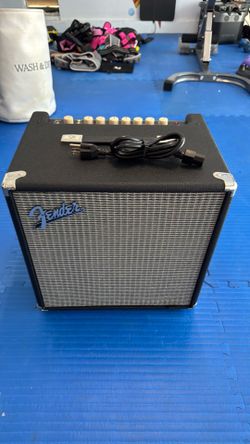 Like new Fender Rumble 40 Amp