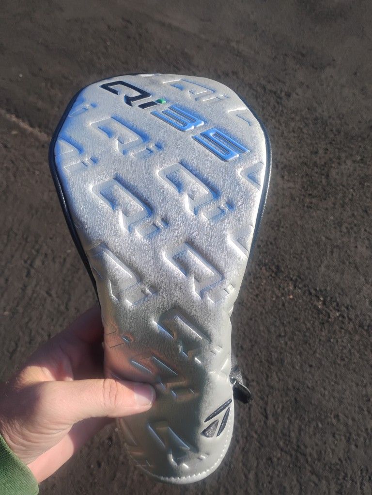 Golf Clubs! New TaylorMade Qi 35 Driver Headcover!