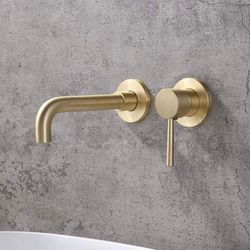 Brushed Brass Single Lever Wall Mounted Bathroom Faucet Swivel Sink Faucet Brass E30/31