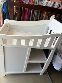 Wood changing table