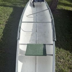 Flat back canoe
