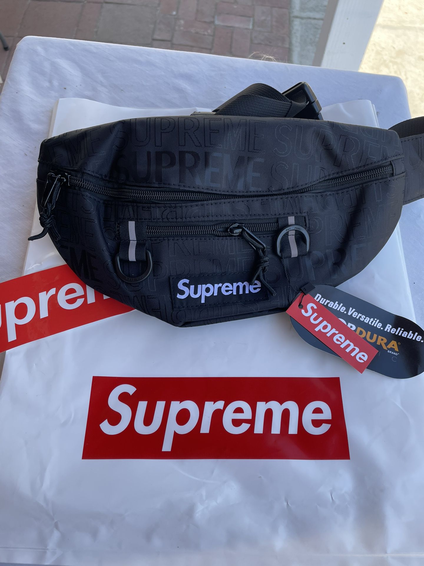 intelligentie terugtrekken Exclusief Supreme Bag for Sale in Los Angeles, CA - OfferUp