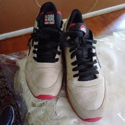 NETFLIX Tenis Shoes 