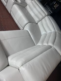 SECTIONAL 💯 % LEATHER RECLINER ELECTRIC WHITE COLOR.. ✅💥🚛DELIVERY SERVICE AVAILABLE 💥✅🚛