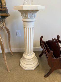 Column Pedestal Style