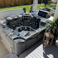 Catalina Luxury Berkshire Spa/ Hot Tub