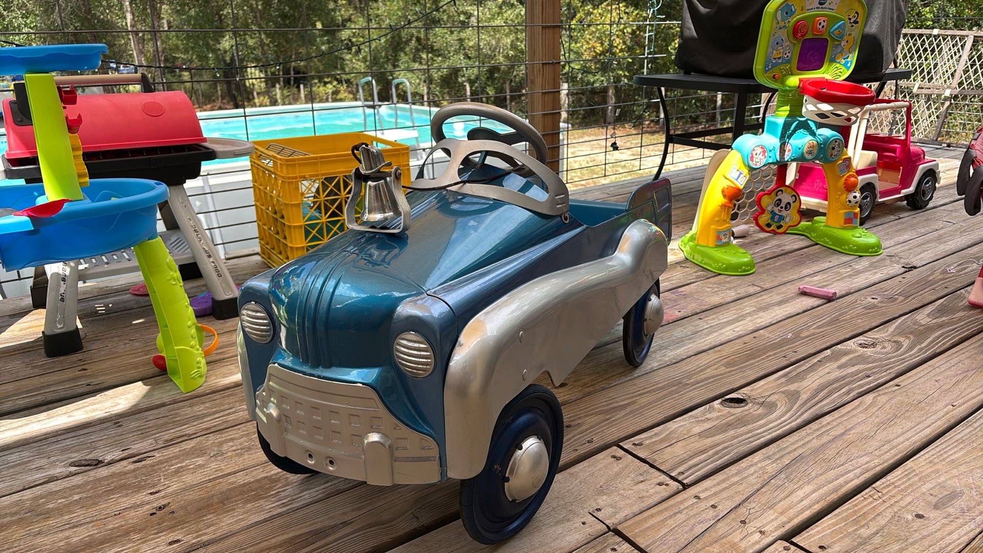 Kids pedal car