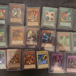 Lot of vintage Yu-Gi-Oh! Cards