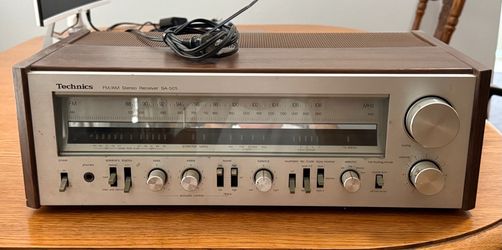 Vintage Technics SA-505 AM/FM Stereo Receiver