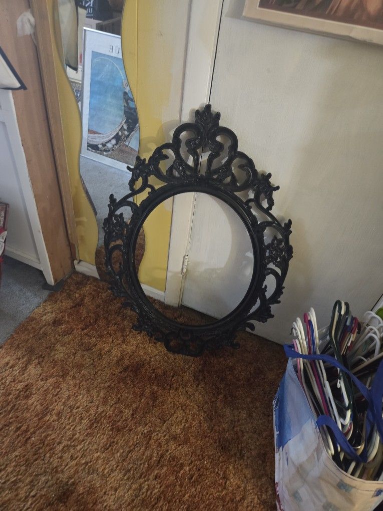 Gothic Ornate Oval Frame | Black Vintage Italian Wall Frame | Mirror or Glass Option
BatterbeeDecor