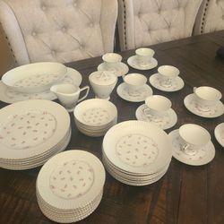 Dishes service of 6