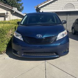 2012 Toyota Sienna