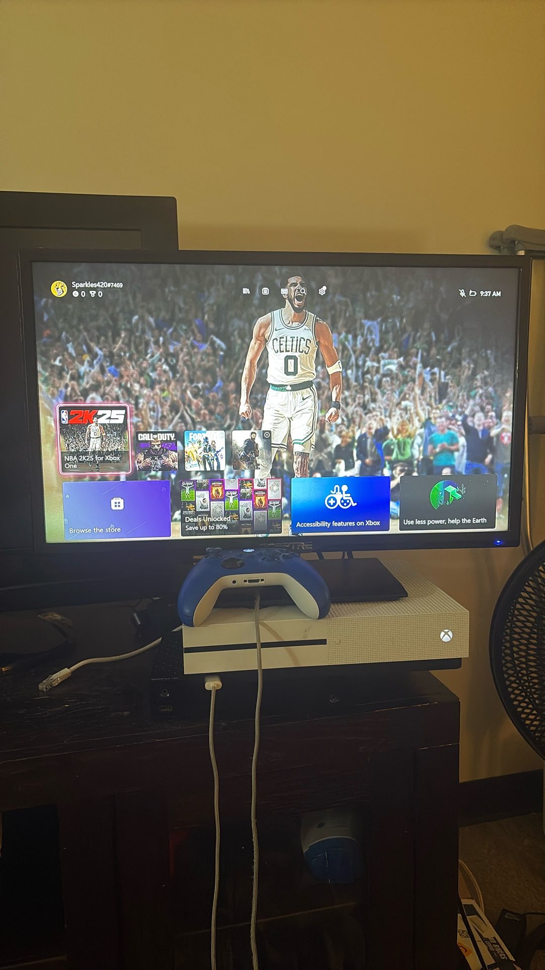 Spectre Tv And Xbox One S With Controller