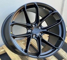Porsche macan 20” staggered new Gt styie rims set