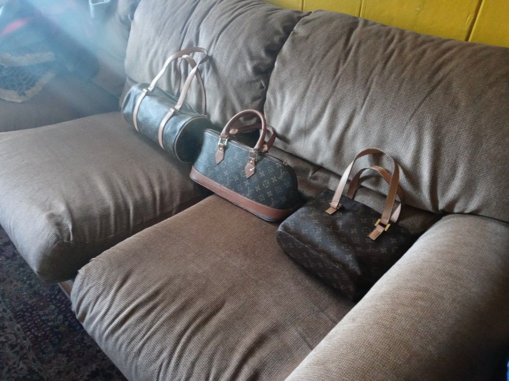 Woman's Louis Vuitton Bags Lot