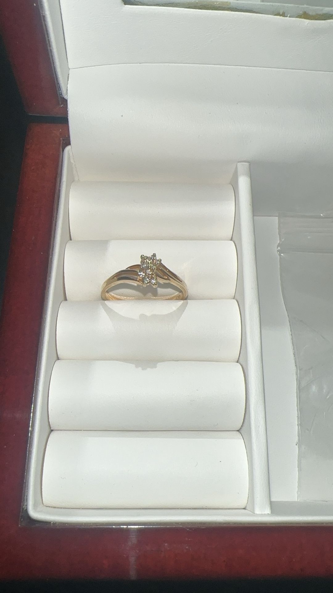 Women’s Diamond Ring