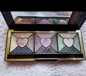 Love Too Faced makeup eyeshdow palette
