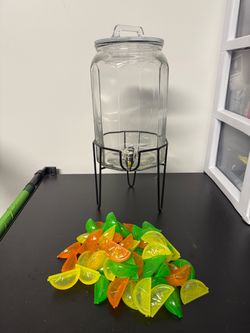 Beverage Dispenser + fruit shaped ice cubes