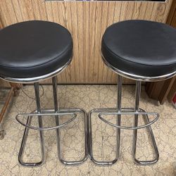 2 Bar stools