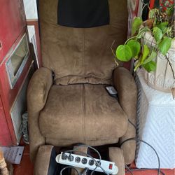 Massaging Chair 