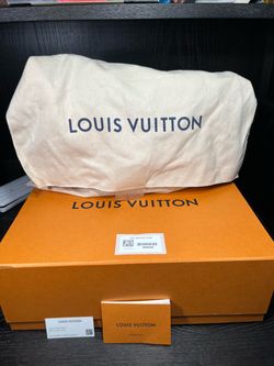 Louis Vuitton Twist MM shoulder bag in metallic gray/Etain Epi leather