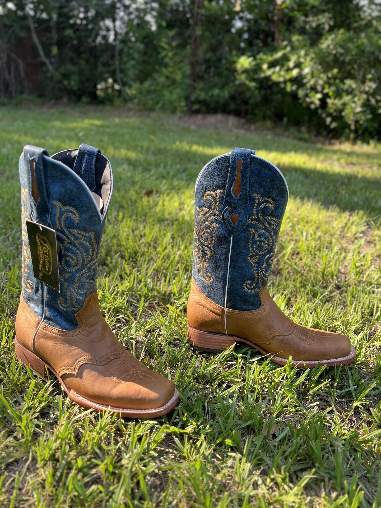 J.B. Dillion Reserve New Men’s Cactus Roper Cowboy Boots – Tan & Blue Western Stitching (Size 8 1/2)