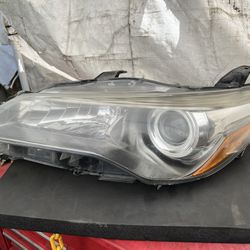 Headlight Driver Side/ Camry Se 2017